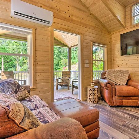 Quaint Mtn Cabin Tiny Living Near Big Adventure Бревърд Екстериор снимка