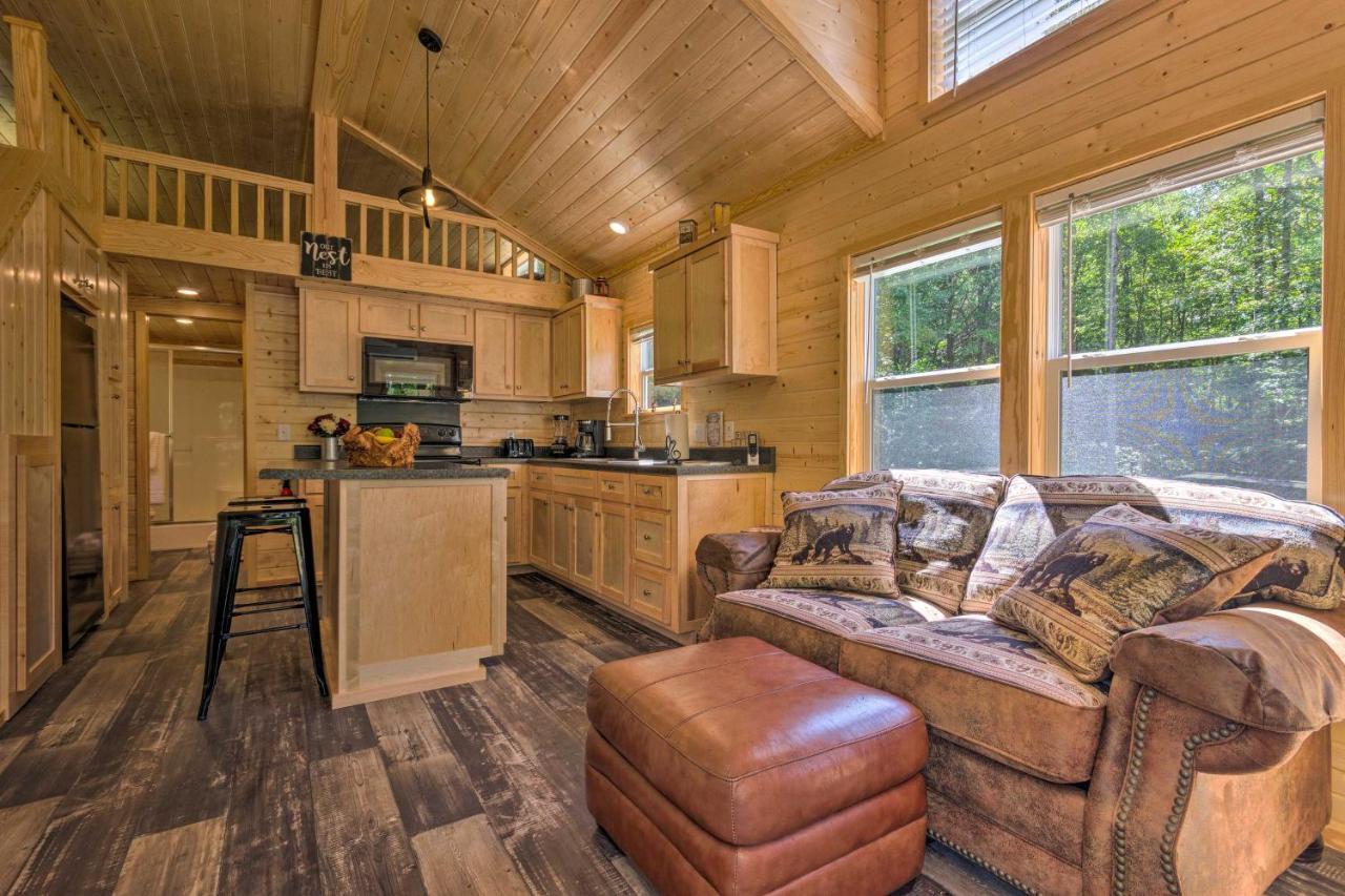 Quaint Mtn Cabin Tiny Living Near Big Adventure Бревърд Екстериор снимка
