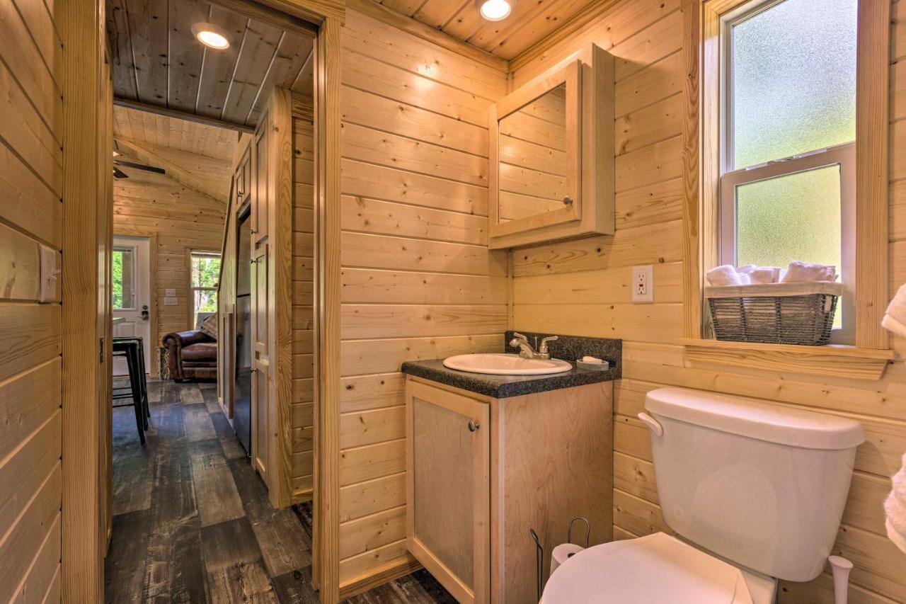 Quaint Mtn Cabin Tiny Living Near Big Adventure Бревърд Екстериор снимка