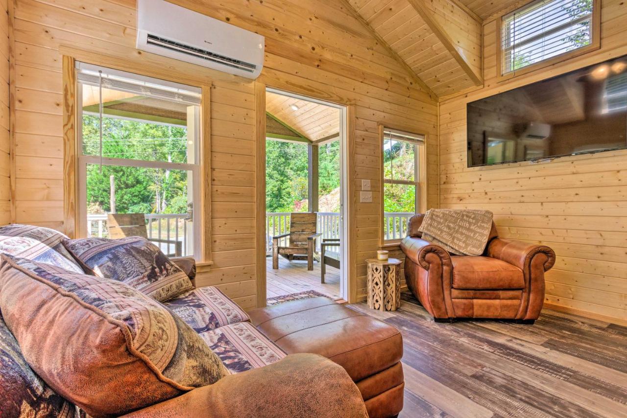 Quaint Mtn Cabin Tiny Living Near Big Adventure Бревърд Екстериор снимка